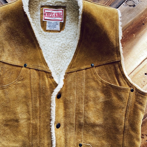 Vintage Suede and Sherpa Vest - Picture 2 of 5